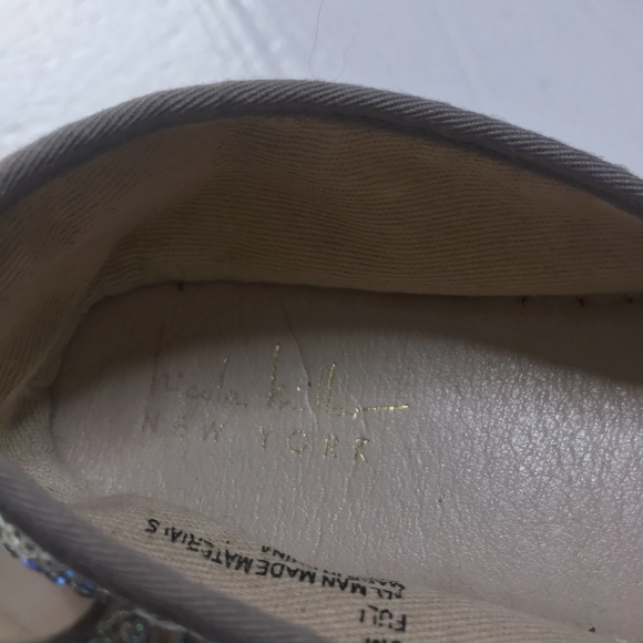 Nicole Miller 6 M Sequin Holographic Silver Flats - Picture 6 of 8